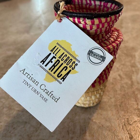 Handmade Uganda Small Urn Basket - Picture 3 of 5